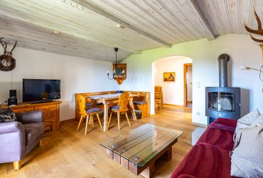 Gästehaus Funk Wallgau - Ferienwohnung Zugspitze Kaminofen